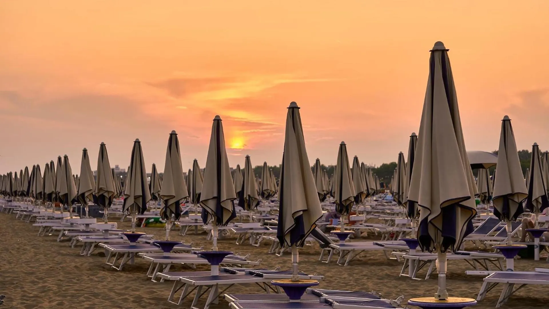 Intimate Seaside Studio Perfect For Relaxing Bibione Apartment