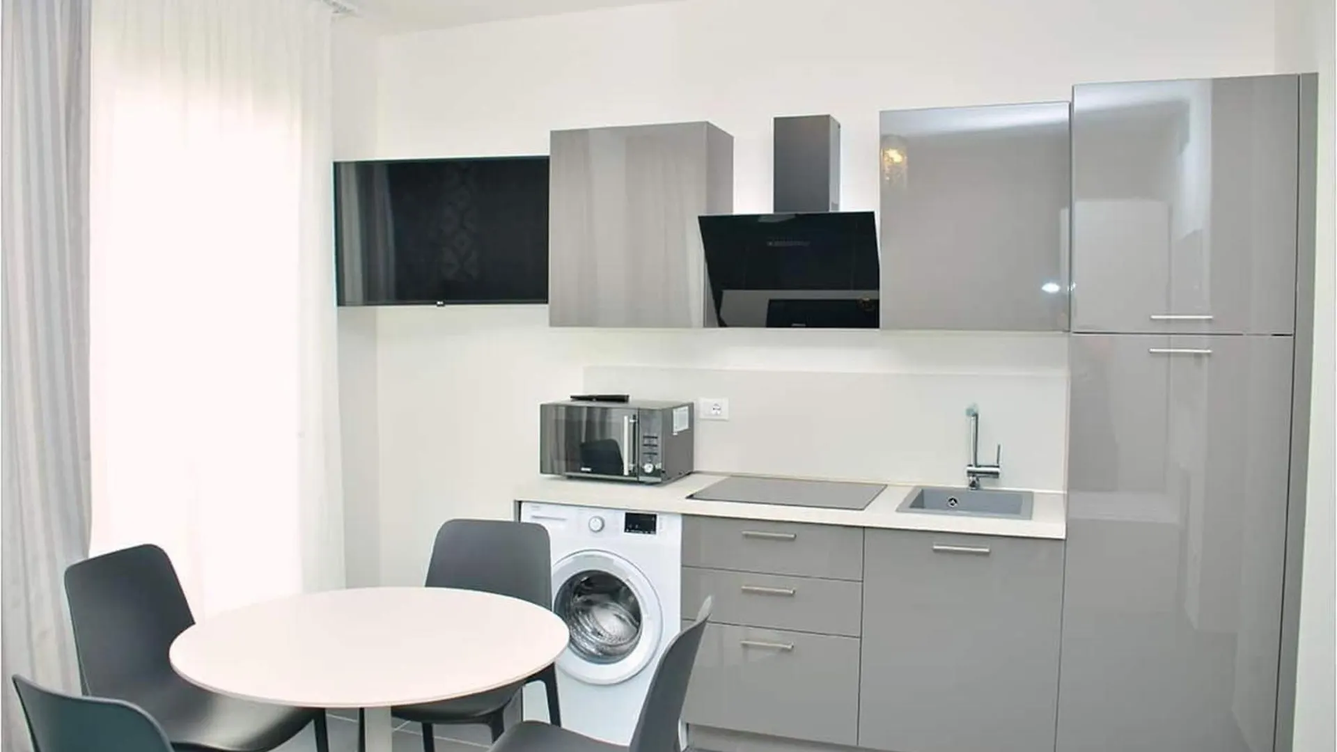 Intimate Seaside Studio Perfect For Relaxing Bibione Apartment